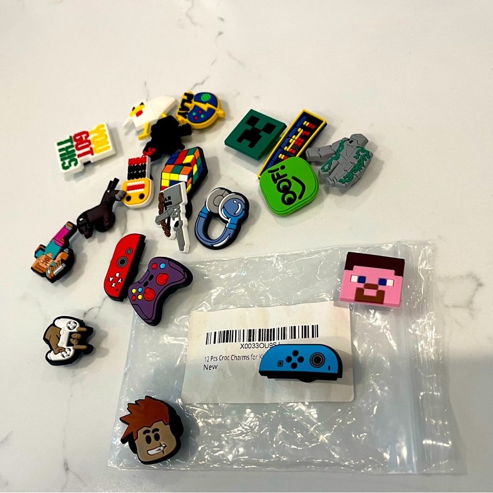 Roblux Croc Charms, new